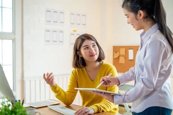 One woman shows another clever HubSpot hacks.